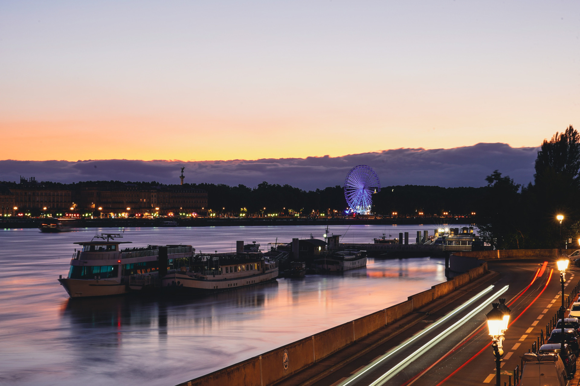 Bordeaux de nuit